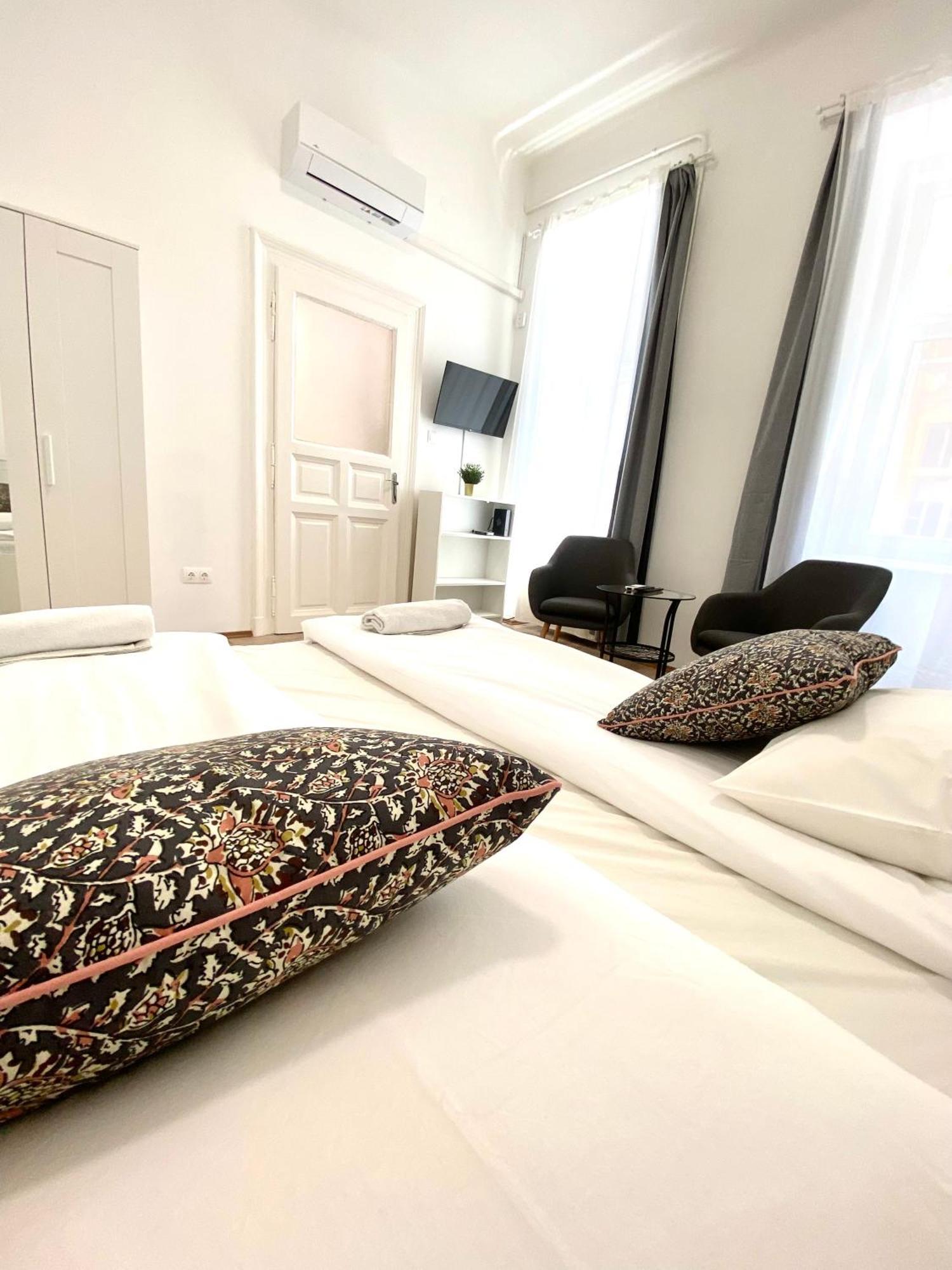 Lonyay Apartment *