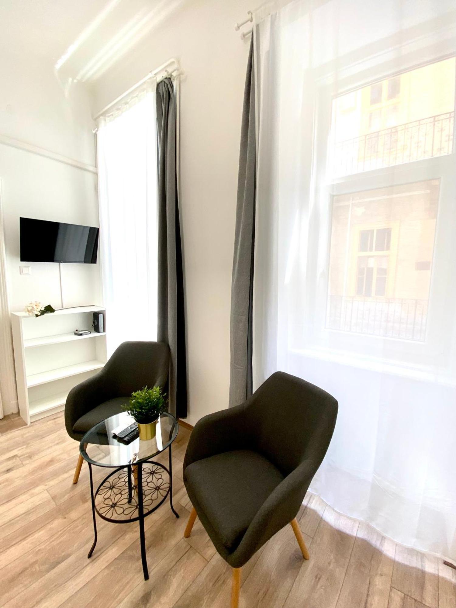 Lonyay Apartment